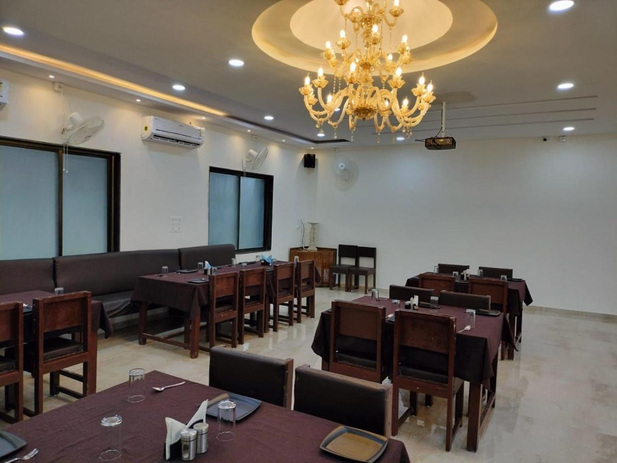 Hotel Satkar International Chhindwāra Exteriér fotografie