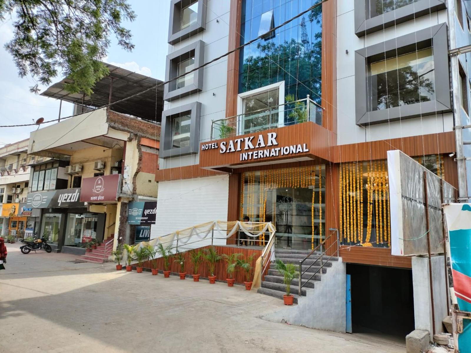 Hotel Satkar International Chhindwāra Exteriér fotografie