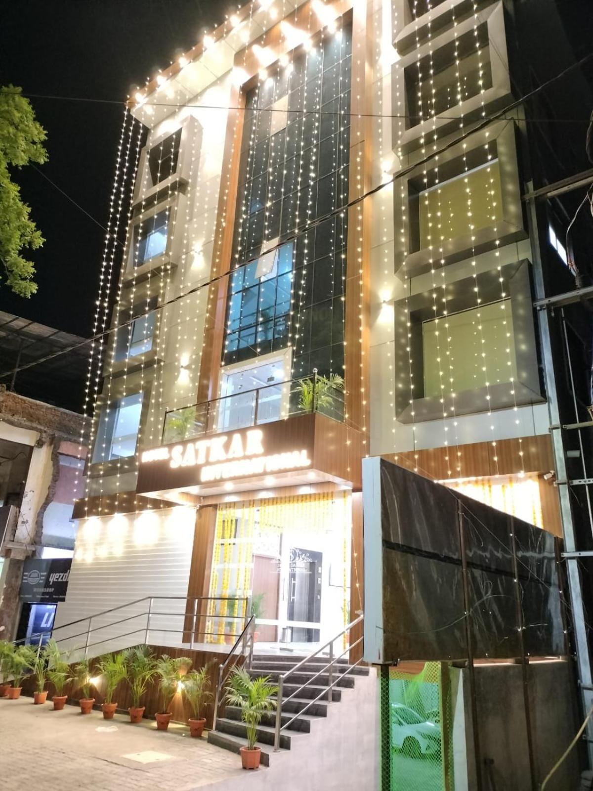 Hotel Satkar International Chhindwāra Exteriér fotografie