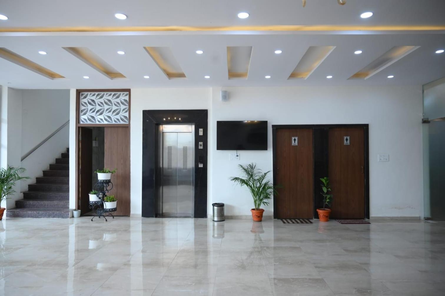 Hotel Satkar International Chhindwāra Exteriér fotografie