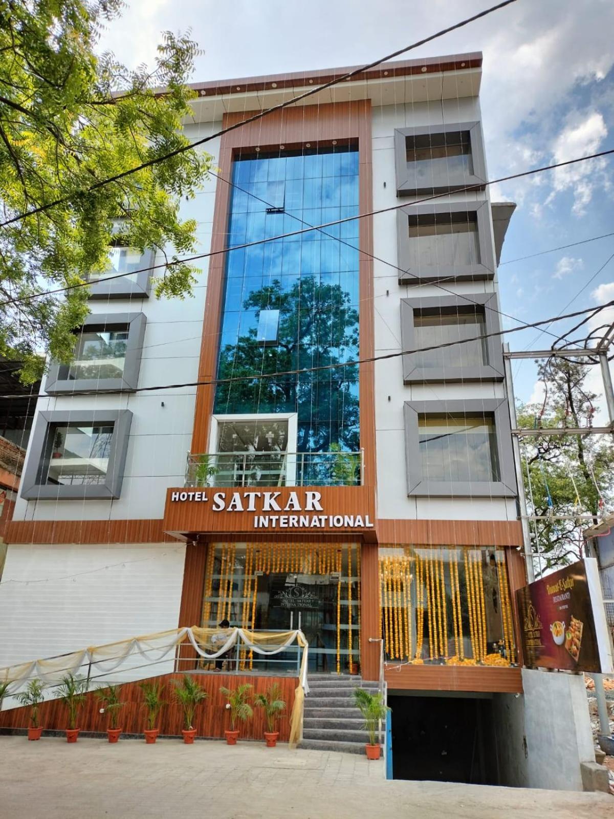 Hotel Satkar International Chhindwāra Exteriér fotografie